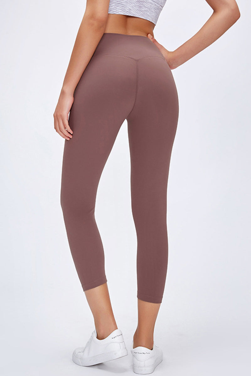 Slim Hip Cropped Athletic Leggings